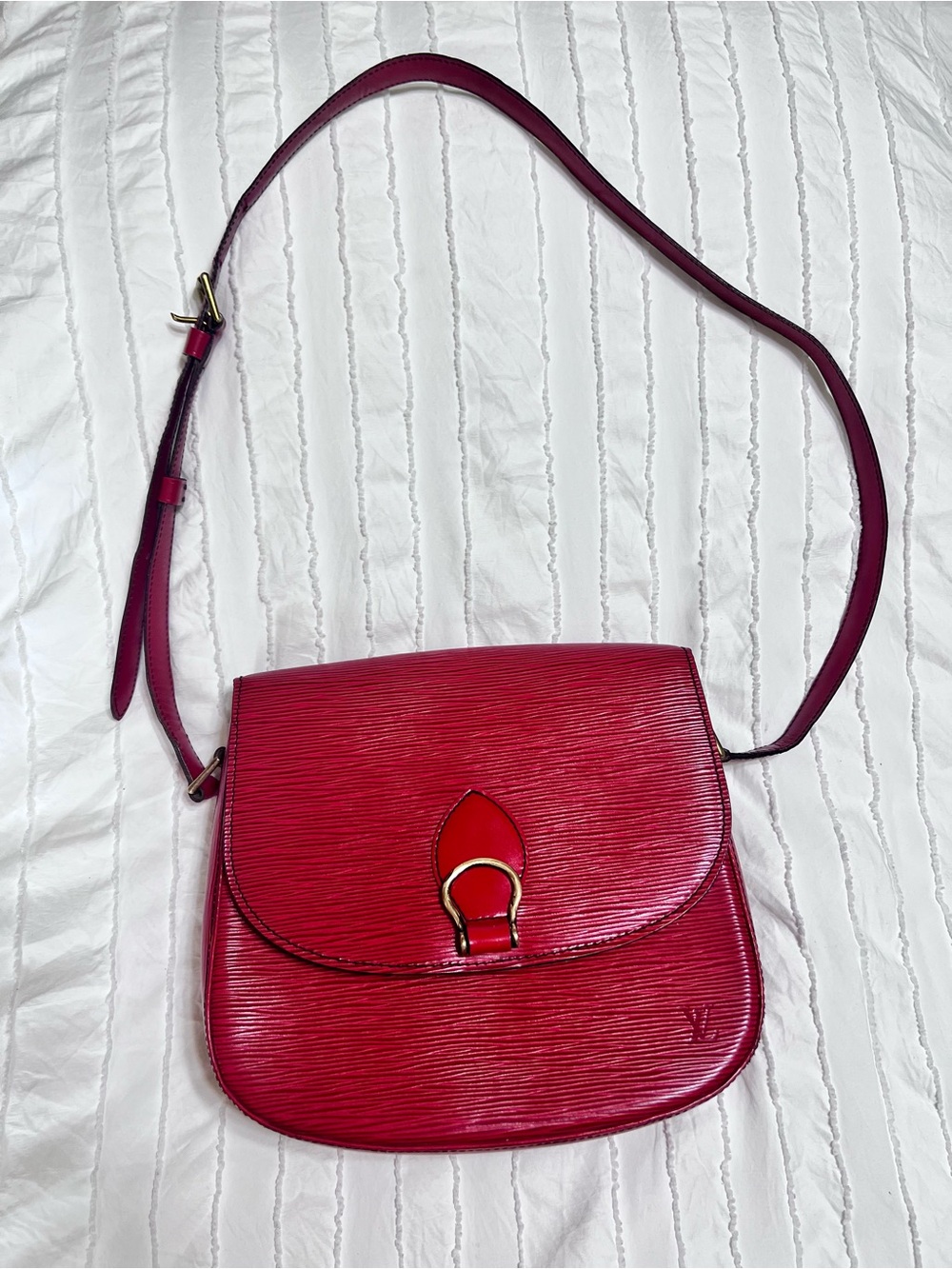 Louis Vuitton Red Epi Leather Crossbody Bag with Gold Hardware (Saint Cloud) VTG